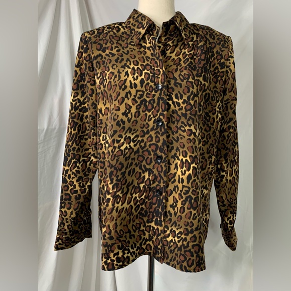 Women’s Susan Graver Animal Print Button Up Collar Blouse Size Small - Picture 2 of 12